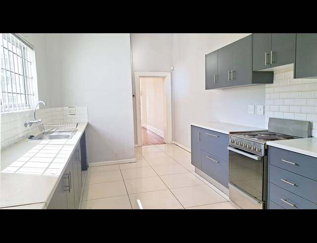 2 bed property to rent in WOODSTOCK